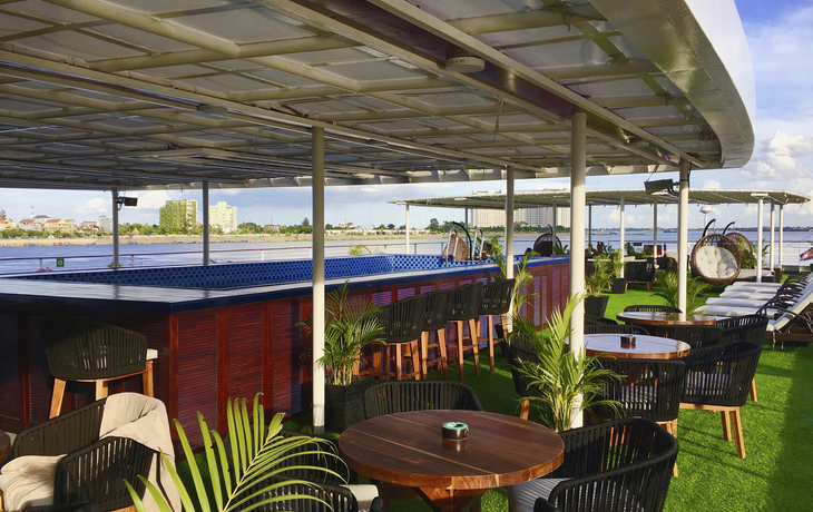 RV Indochine II, Außen, Sonnendeck, Außenbestuhlung, Sonnendeck - ©CroisiEurope