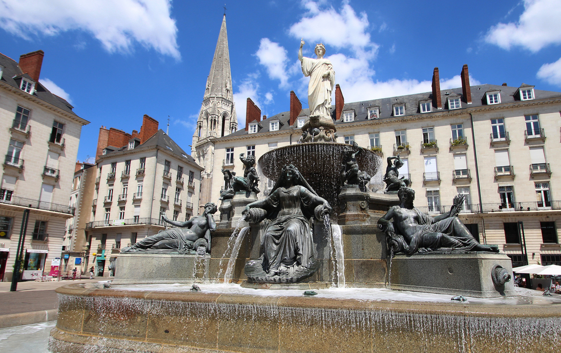 Brunnen auf dem Place Royal in Nantes - © Brad Pict - stock.adobe.com