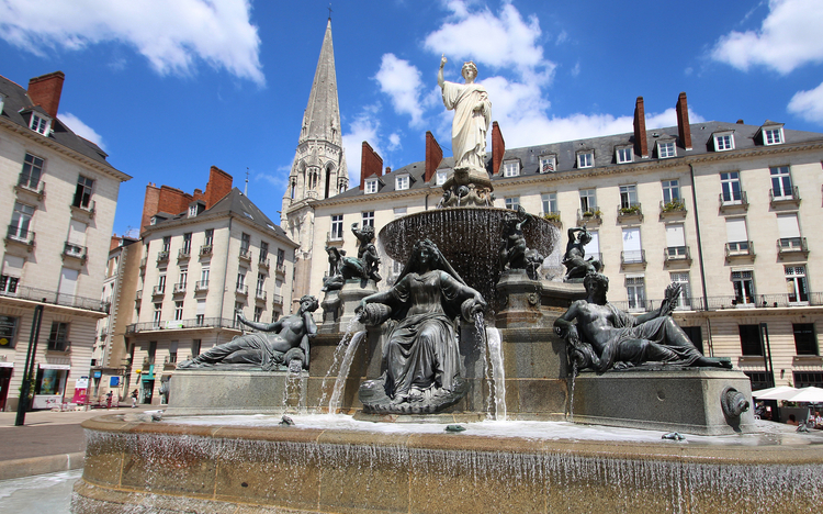 Brunnen auf dem Place Royal in Nantes