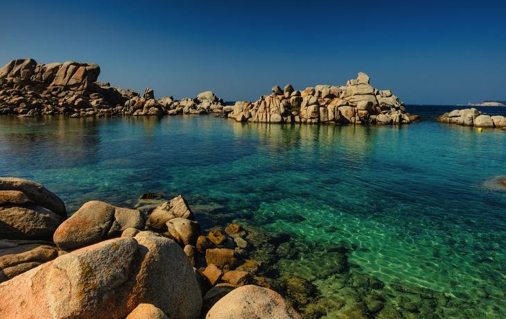 Panoramablick auf die Îles Lavezzi - © emotionpicture - stock.adobe.com