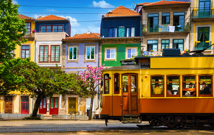 Porto an einem schönen Sommertag - © Aleh Varanishcha - stock.adobe.com