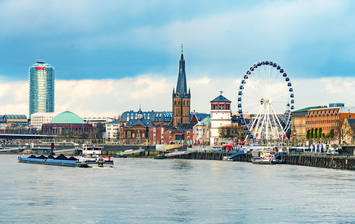 Rheinpromenade in Düsseldorf - © Eugen Wais