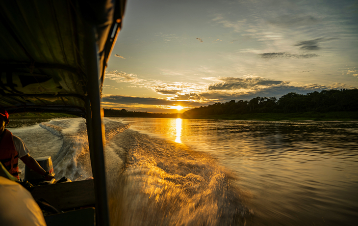 Boot auf dem Amazonas - © Mathilde - stock.adobe.com