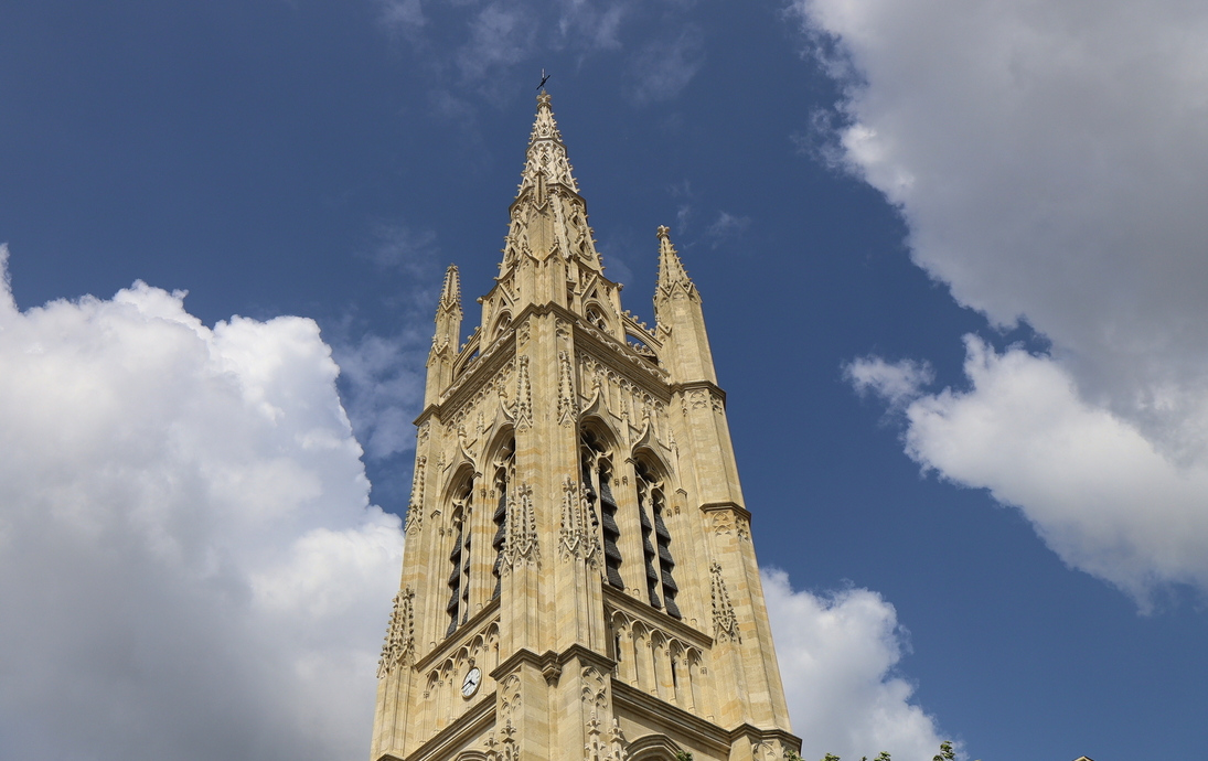 Kirche Saint-Jean-Baptiste, eine Kirche im neugotischen Stil, in der Stadt Libourne - © ERIC - stock.adobe.com