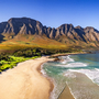 Der Kogel Bay Beach erstreckt sich entlang der False Bay-Küste in Kapstadt.