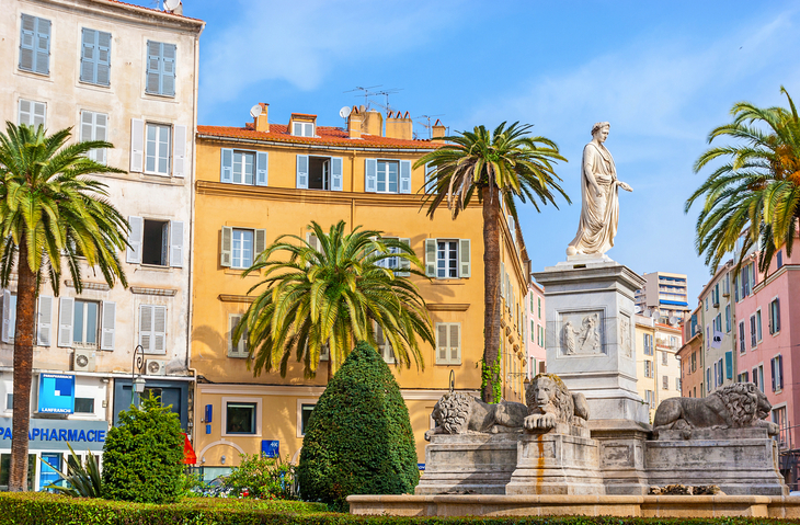 Statue von Napoleon in Ajaccio auf Korsika - © efesenko - stock.adobe.com