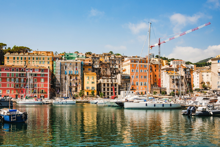 Panoramablick auf die Altstadt und den Hafen von Porto-Vecchio - © travelbook - stock.adobe.com