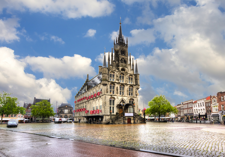 Rathaus von Gouda in den Niederlanden - ©Mistervlad - stock.adobe.com