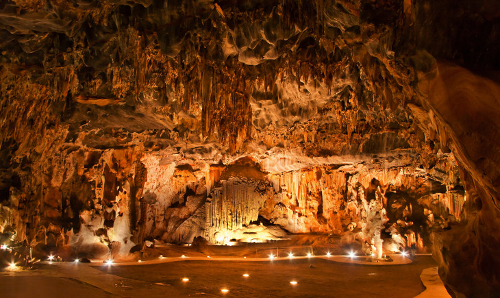 Thronsaal in den Cango-Höhlen, Südafrika - © Andrea - stock.adobe.com